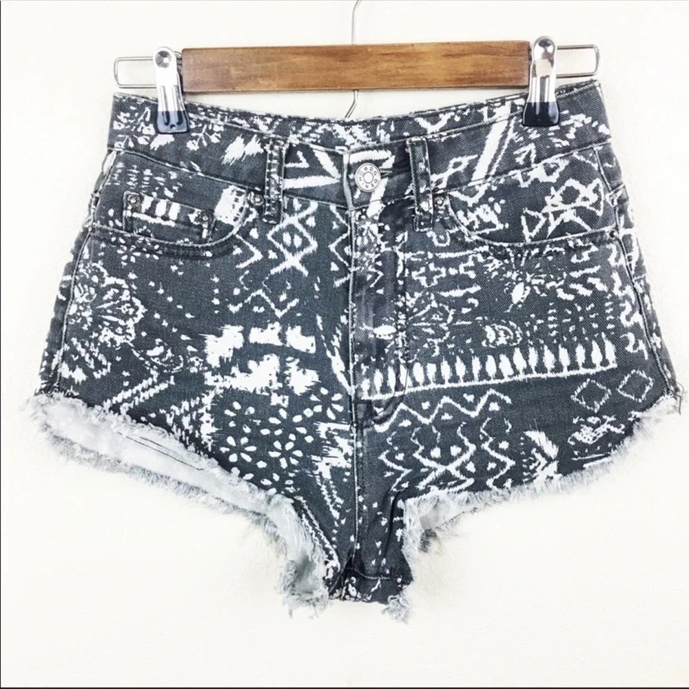 UO BDG Dolphin Super High Rise Cutoff Shorts‎ Sz 24 Black White Print